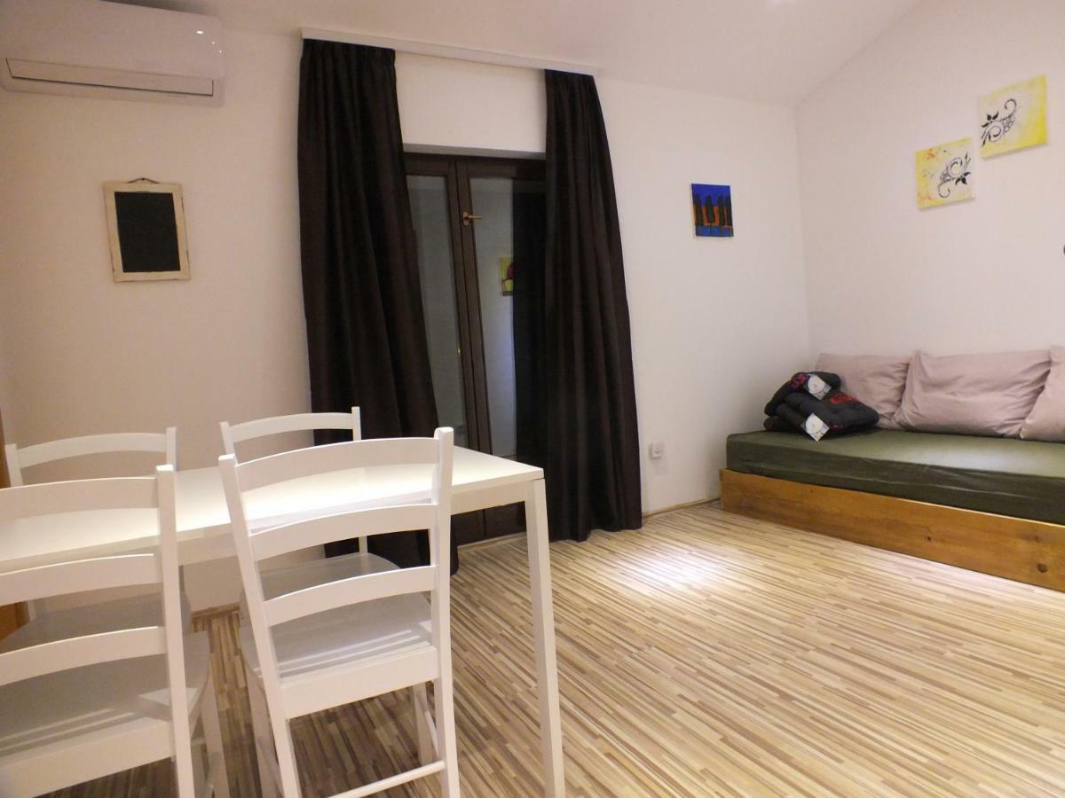 Apartmani Barisic Brodarica  Eksteriør bilde