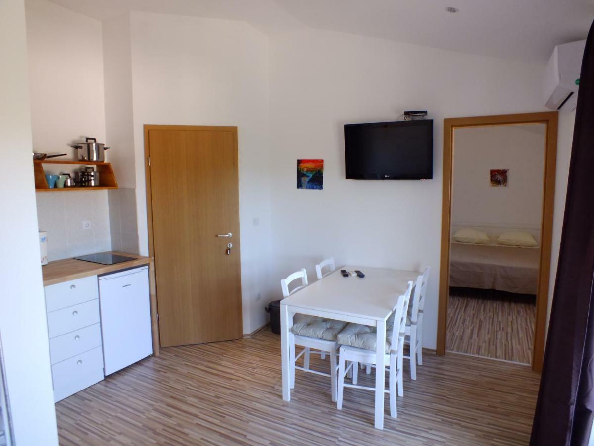 Apartmani Barisic Brodarica  Eksteriør bilde