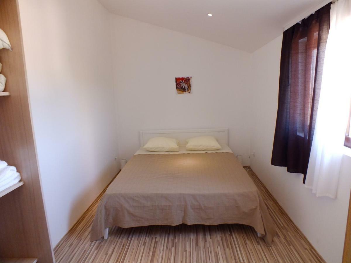 Apartmani Barisic Brodarica  Eksteriør bilde