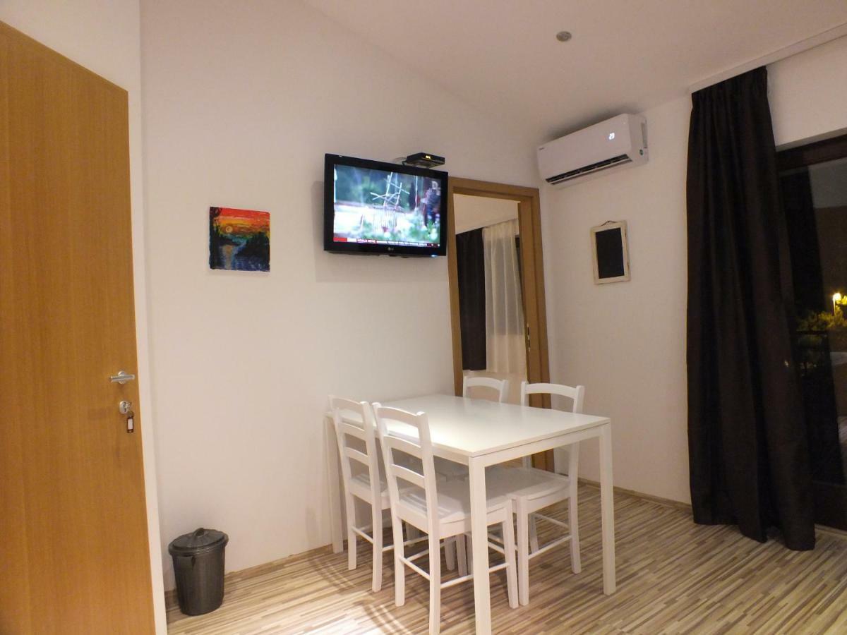 Apartmani Barisic Brodarica  Eksteriør bilde
